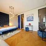 Three Pearls Deluxe & Apartmán