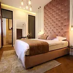 Three Pearls Deluxe & * Zadar