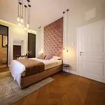 Three Pearls Deluxe & Zadar