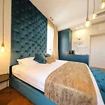 Three Pearls Deluxe & Zadar