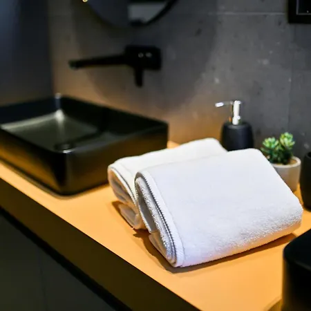 Three Pearls Deluxe & Zadar