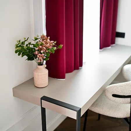 Three Pearls Deluxe & *