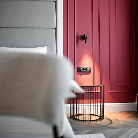 Three Pearls Deluxe & Apartament