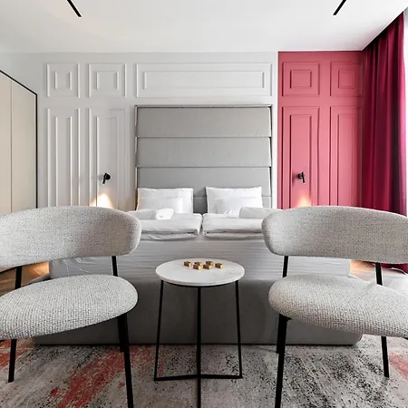 Three Pearls Deluxe & Appartement *