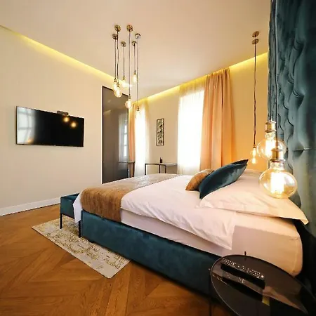 Apartament Three Pearls Deluxe & *