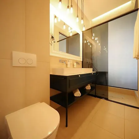 Three Pearls Deluxe & Apartament