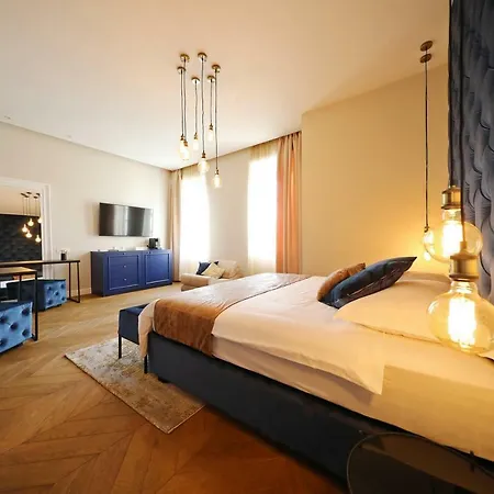 Apartament Three Pearls Deluxe & *