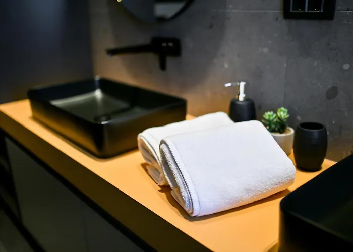 Three Pearls Deluxe & Zára