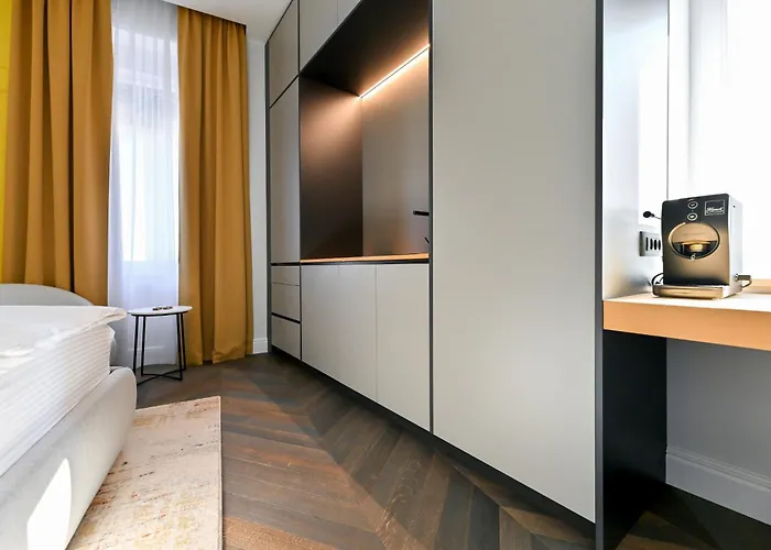 Three Pearls Deluxe & Zára