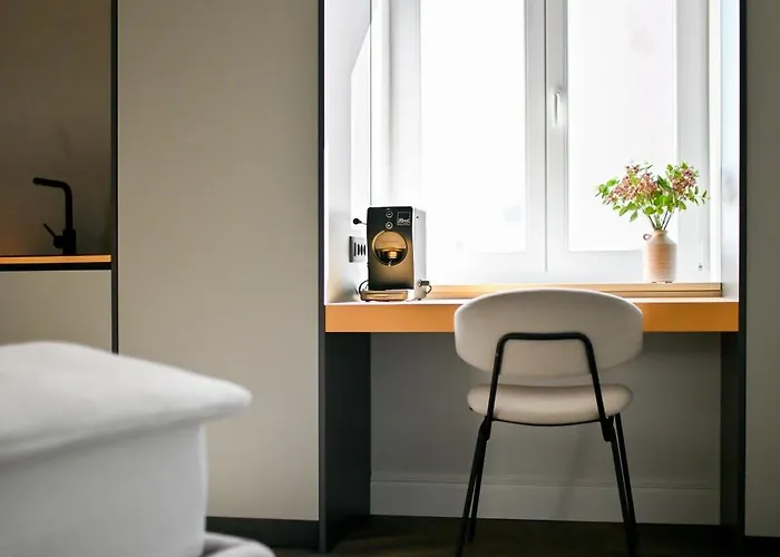 Three Pearls Deluxe & *