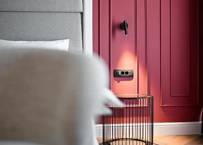 Three Pearls Deluxe & Apartment