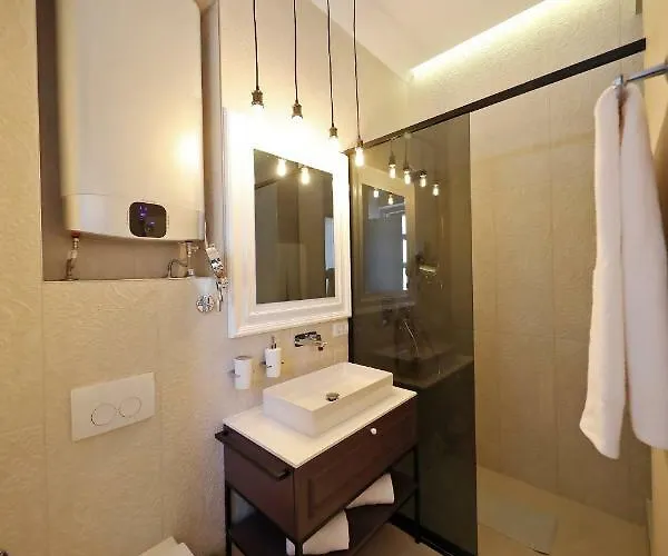 Three Pearls Deluxe & Apartman Zára