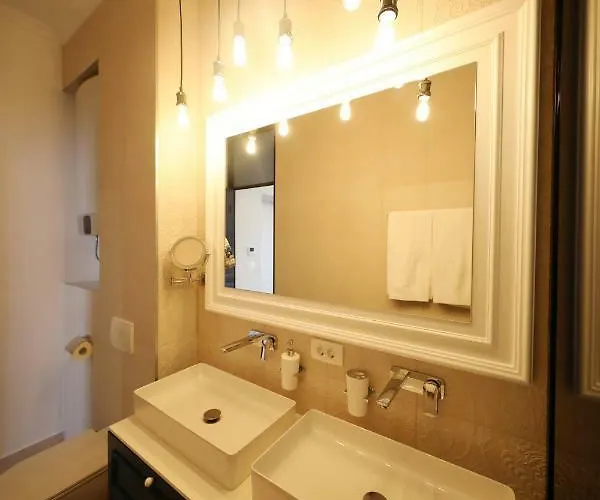 Apartman Three Pearls Deluxe & *