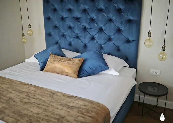 Three Pearls Deluxe & Apartman *