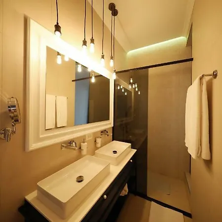 Three Pearls Deluxe & Appartement