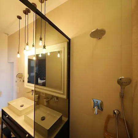 Three Pearls Deluxe & Zadar