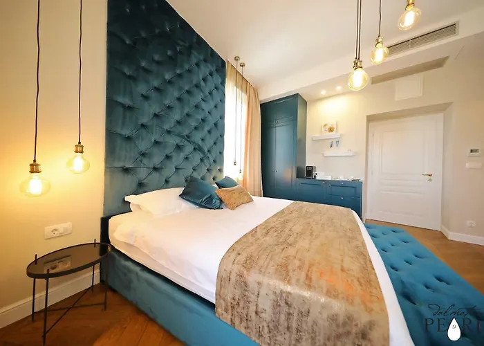 Three Pearls Deluxe & Zadar